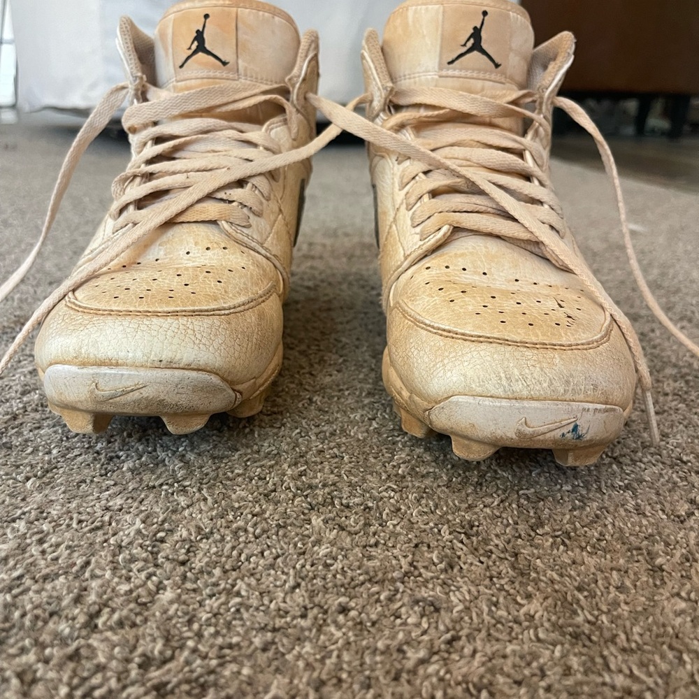 Jordan Kids Tan/Cream Cleats